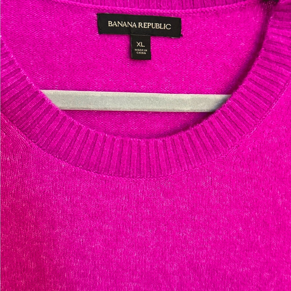 Banana Republic Crewneck Sweater in Raspberry XL Long-sleeve.